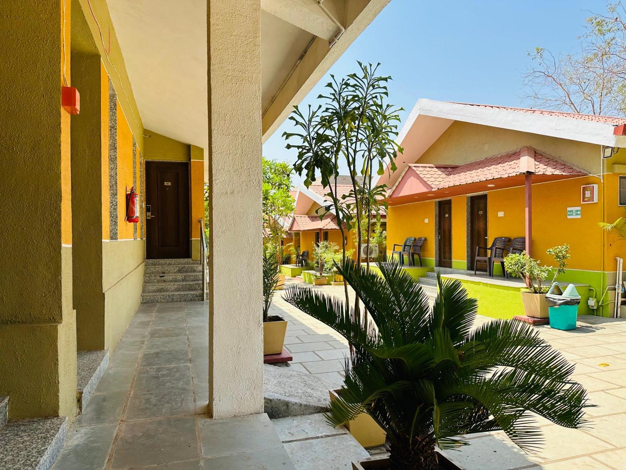 Lion Park Hotel & Resorts Szaszan Gir Kültér fotó