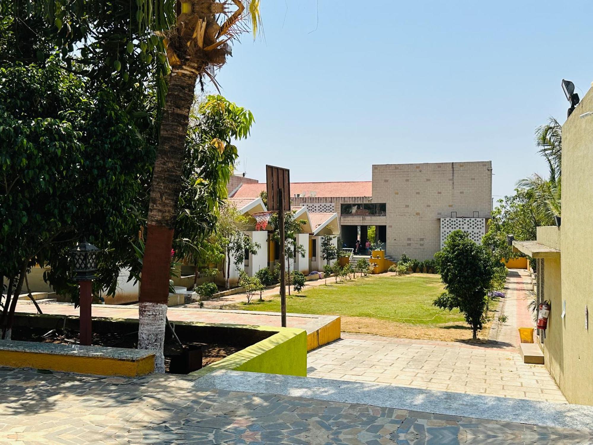 Lion Park Hotel & Resorts Szaszan Gir Kültér fotó