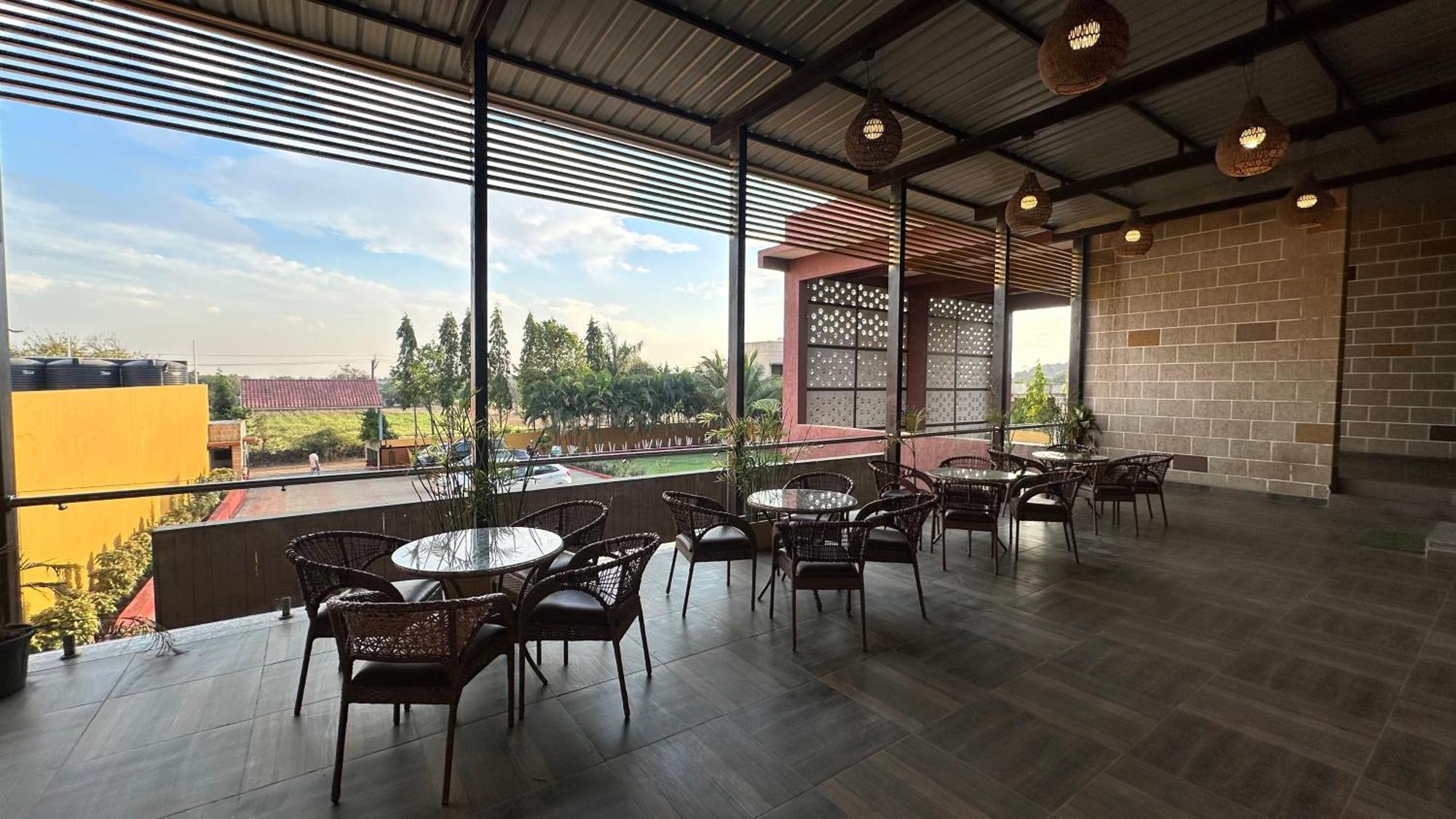 Lion Park Hotel & Resorts Szaszan Gir Kültér fotó